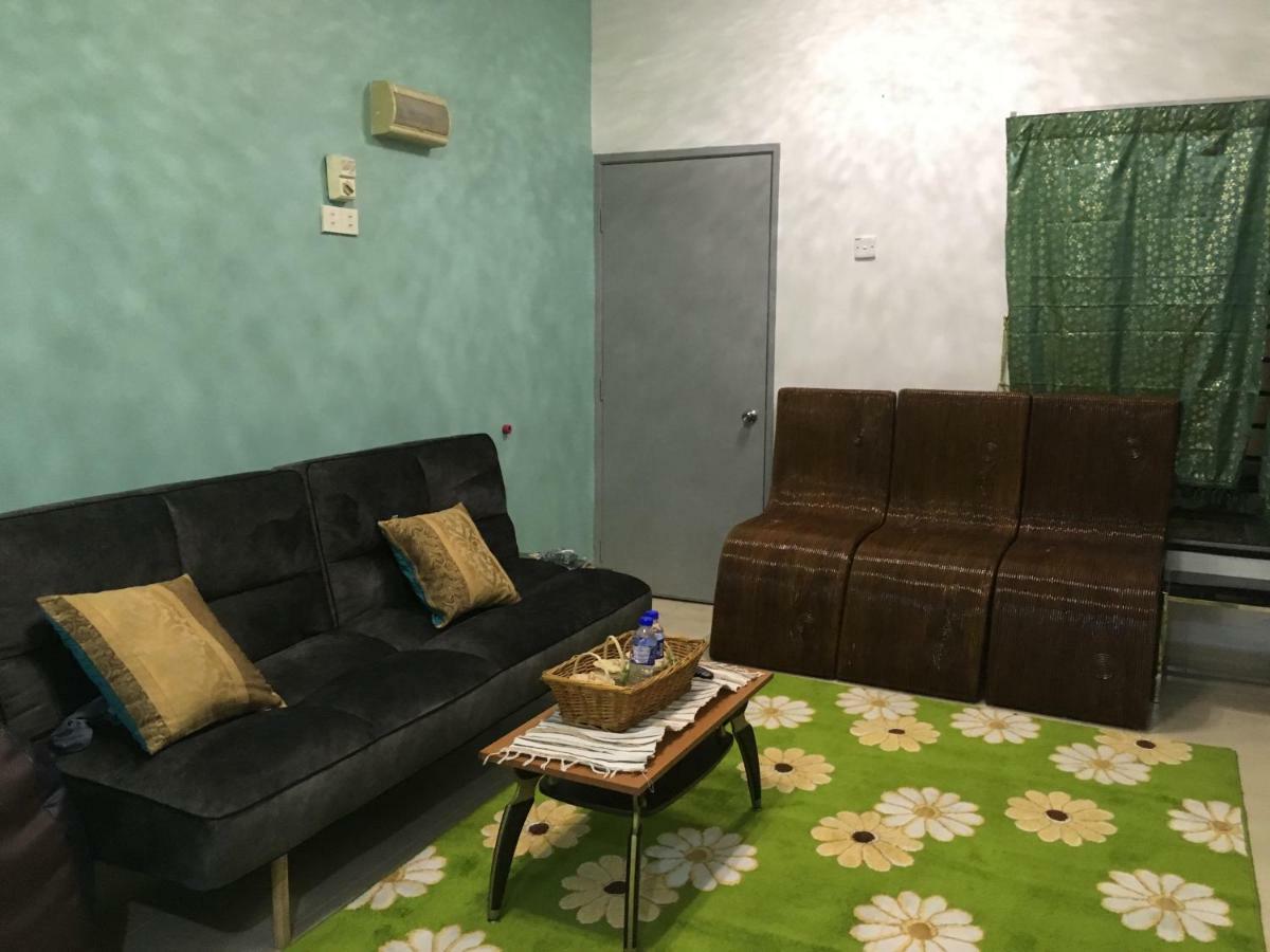 Permata Impian Villa บางี ภายนอก รูปภาพ